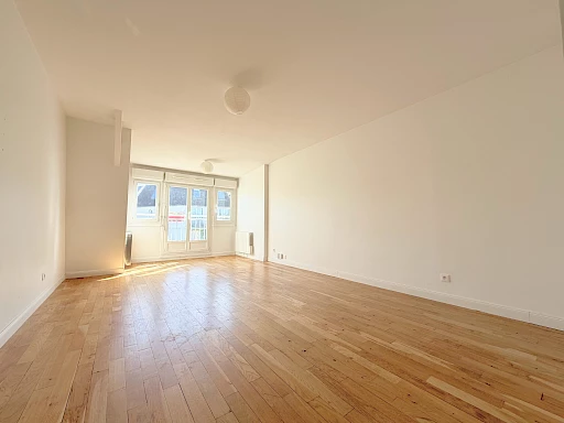 3 pièces avec parking, dernier étage, cœur de ville   DPE C