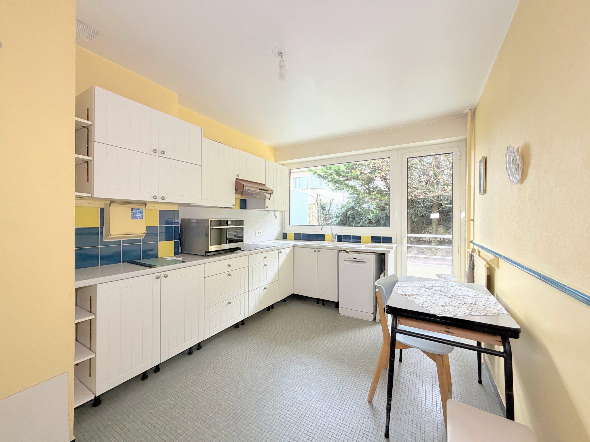 4 PIÈCES, 2 BALCONS, CAVE ET PARKING   BOIS-PRÉAU