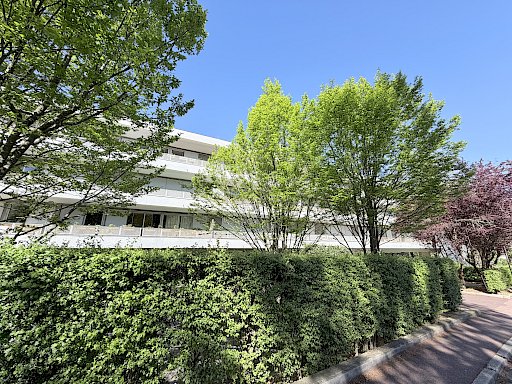 Grand 3 pièces de 93 m2   2 terrasses, 2 parkings et cave. - 3