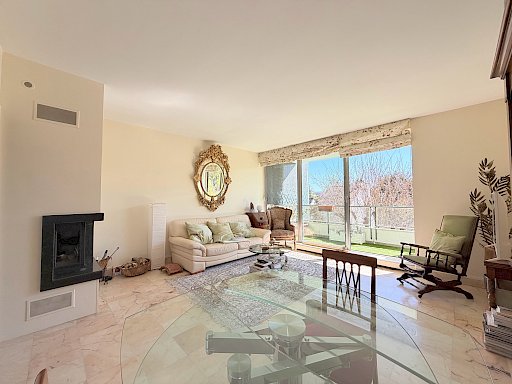 Grand 3 pièces de 93 m2   2 terrasses, 2 parkings et cave. - 1