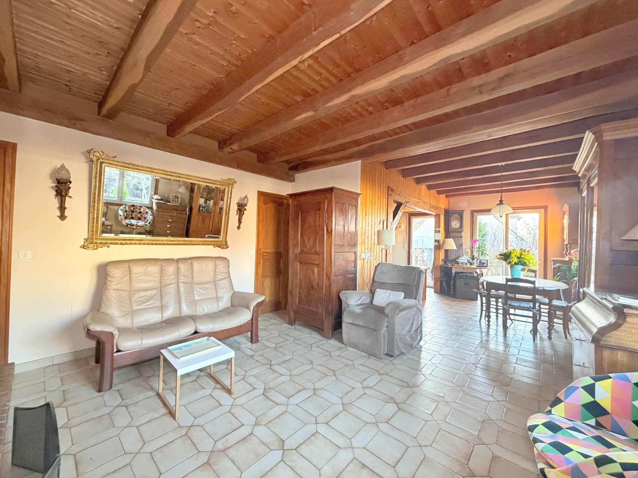 MAISON 4 CHAMBRES AU CALME À PROXIMITÉ DE LA PLACE BESCHE