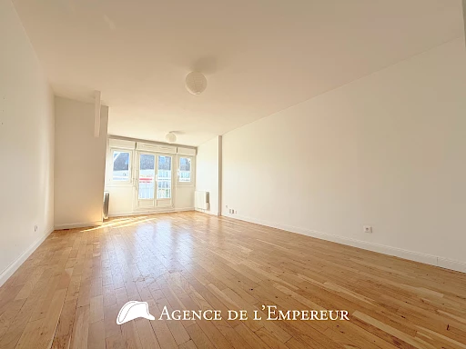 3 pièces avec parking, dernier étage, cœur de ville   DPE C - 1