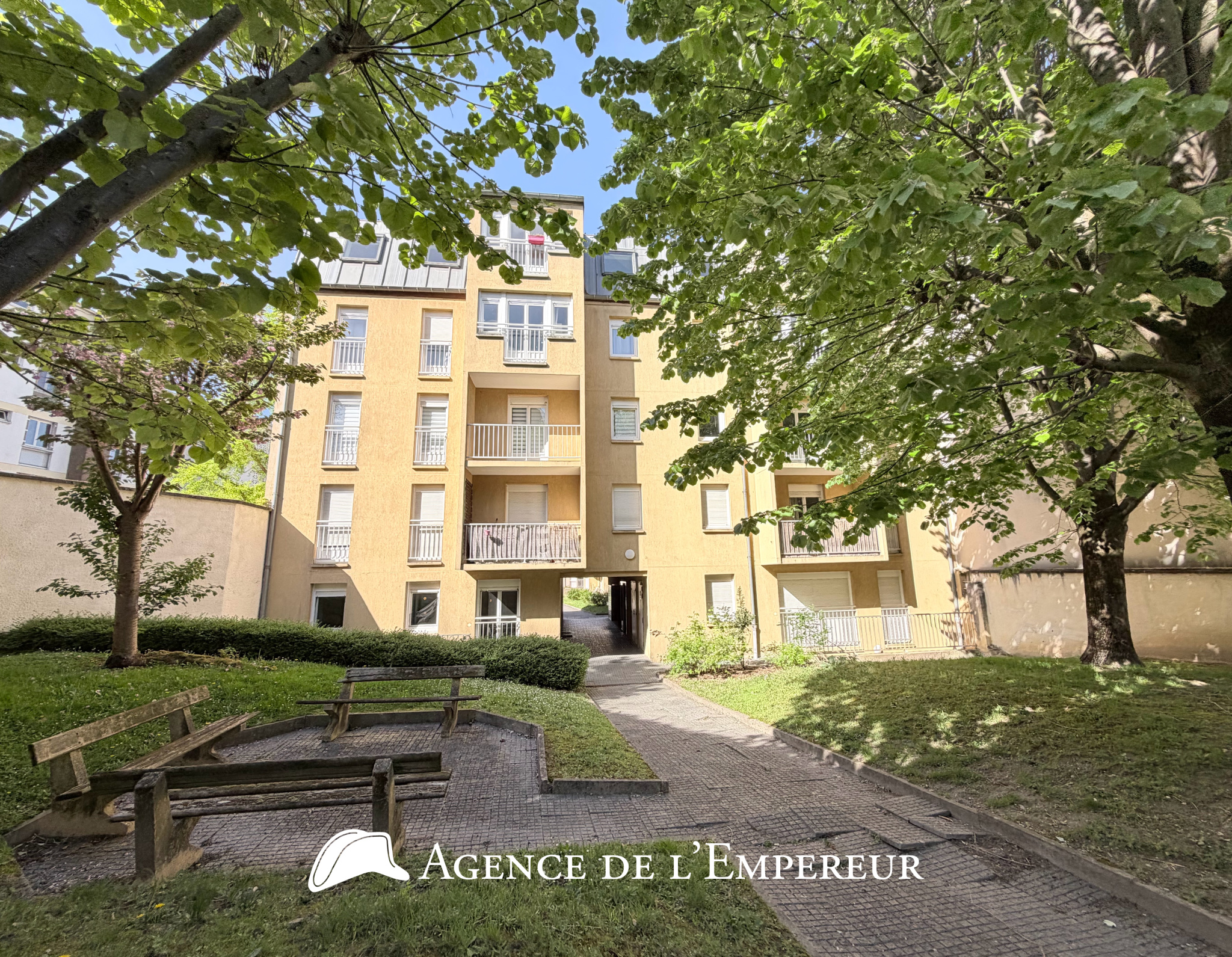 3 pièces avec parking, dernier étage, cœur de ville   DPE C