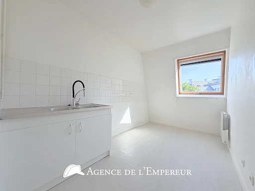 3 pièces avec parking, dernier étage, cœur de ville   DPE C - 3