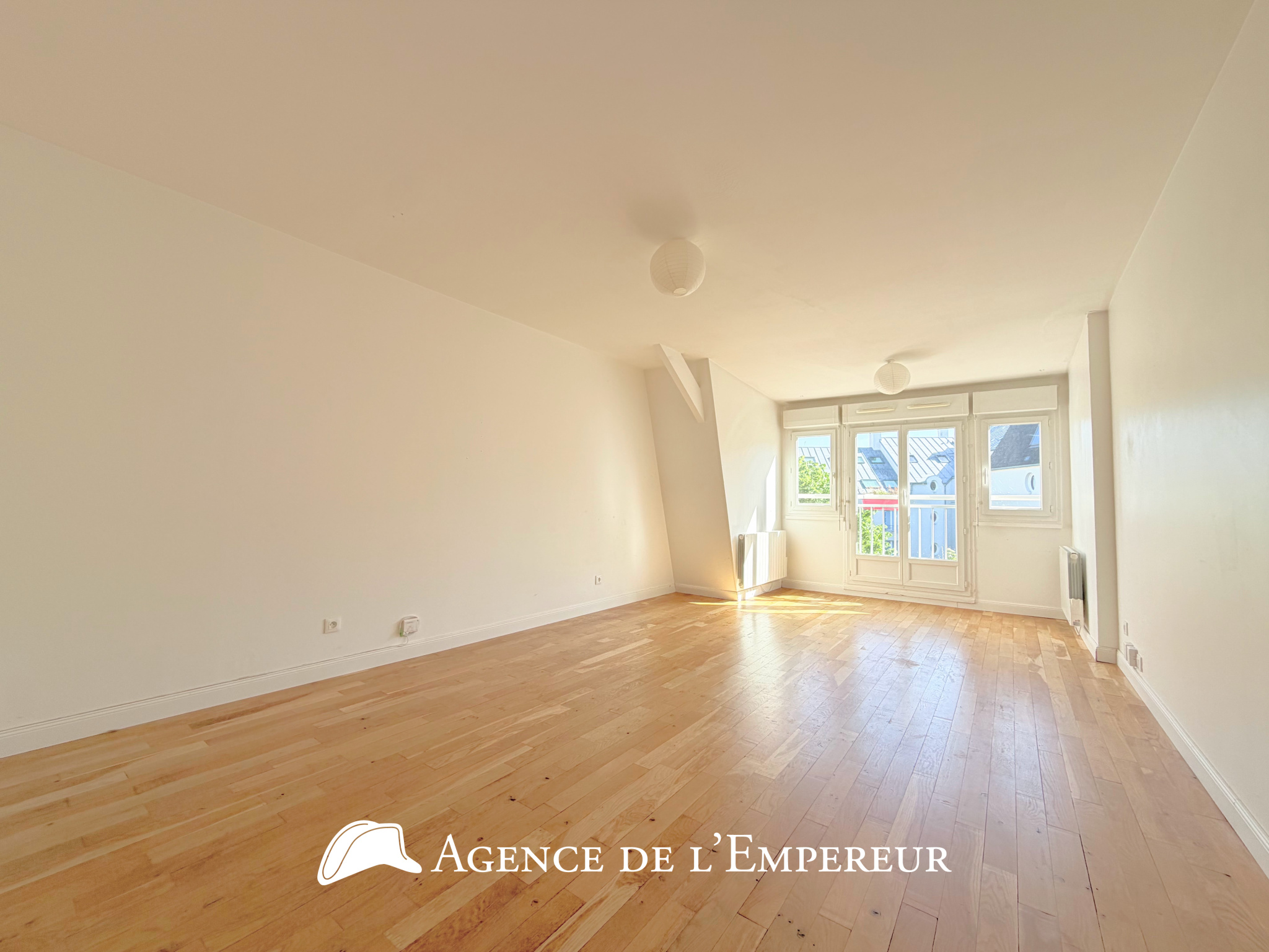 3 pièces avec parking, dernier étage, cœur de ville   DPE C