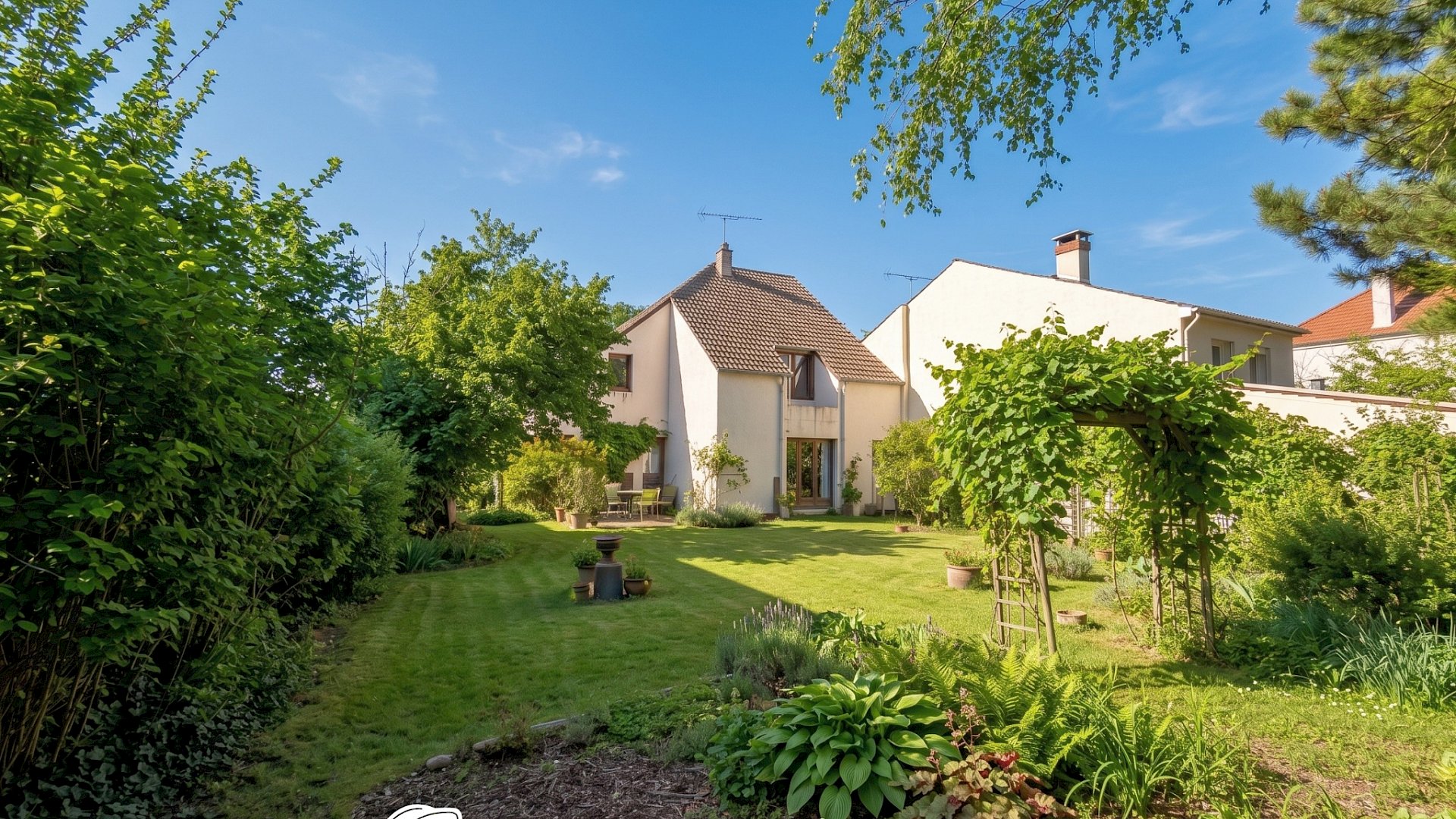 Maison 175 m2 - Parcelle 584 m2 - 6 chambres - Châtaigneraie/Richelieu