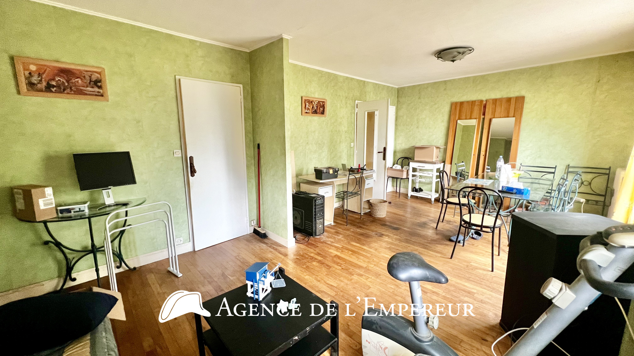 Appartement de 55 m2, cave et box - Les Closeaux