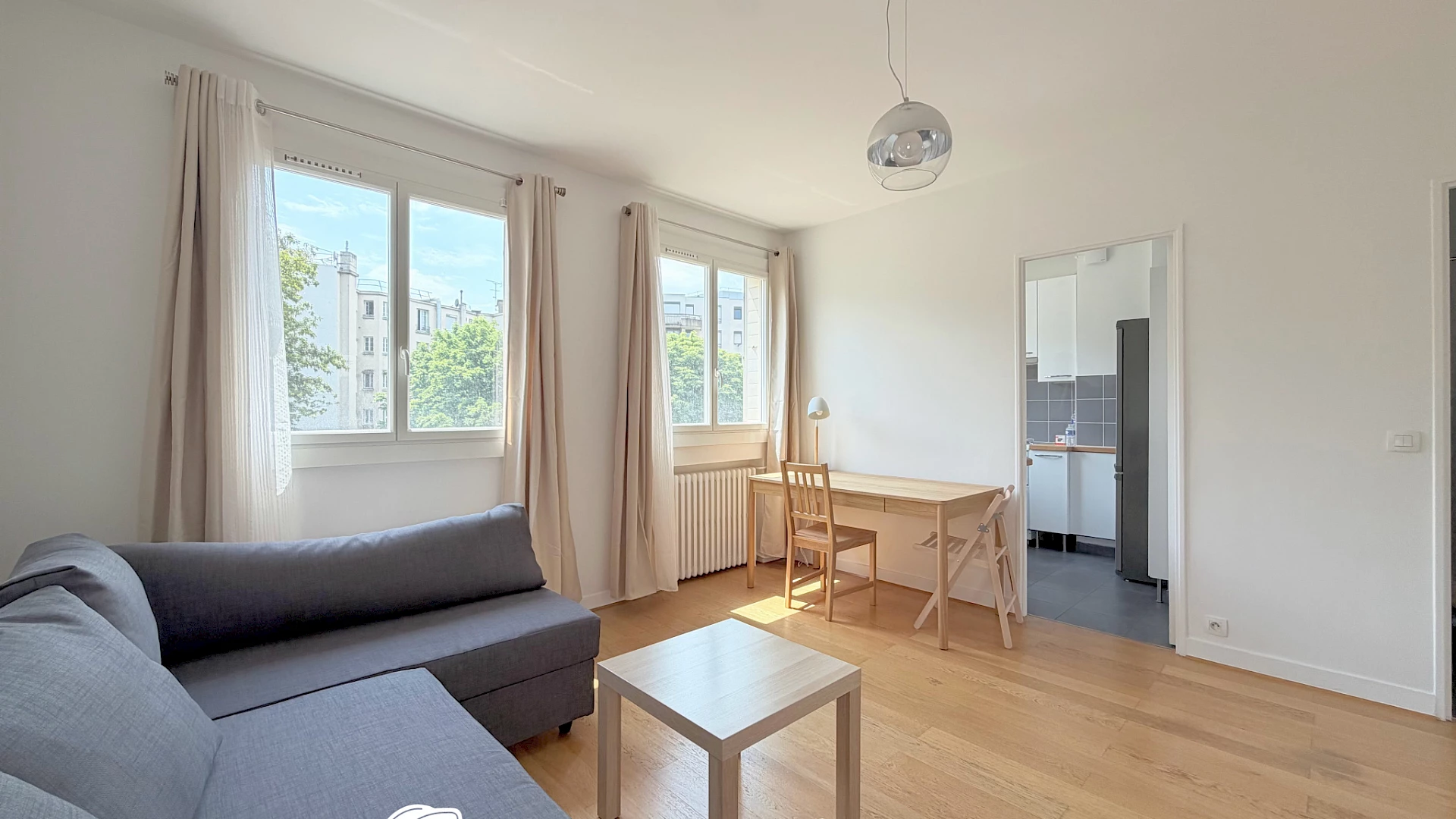 Studio meublé à deux pas du RER A