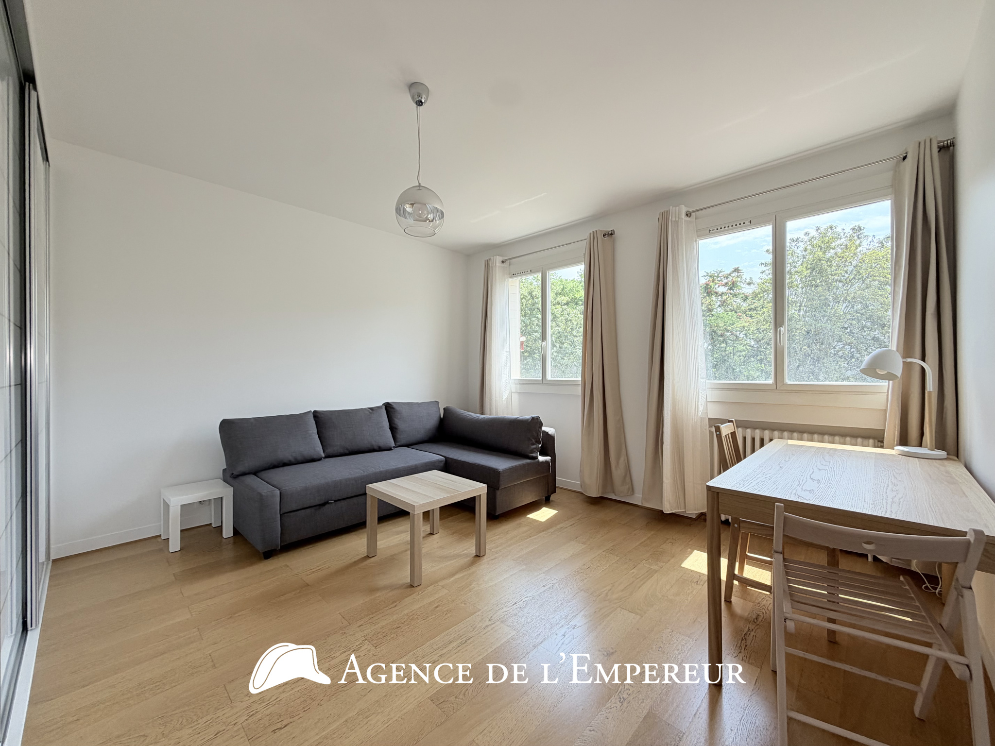 Studio meublé à deux pas du RER A