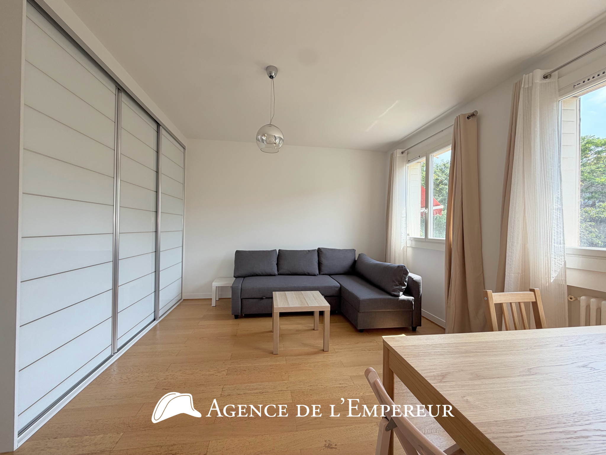 Studio meublé à deux pas du RER A