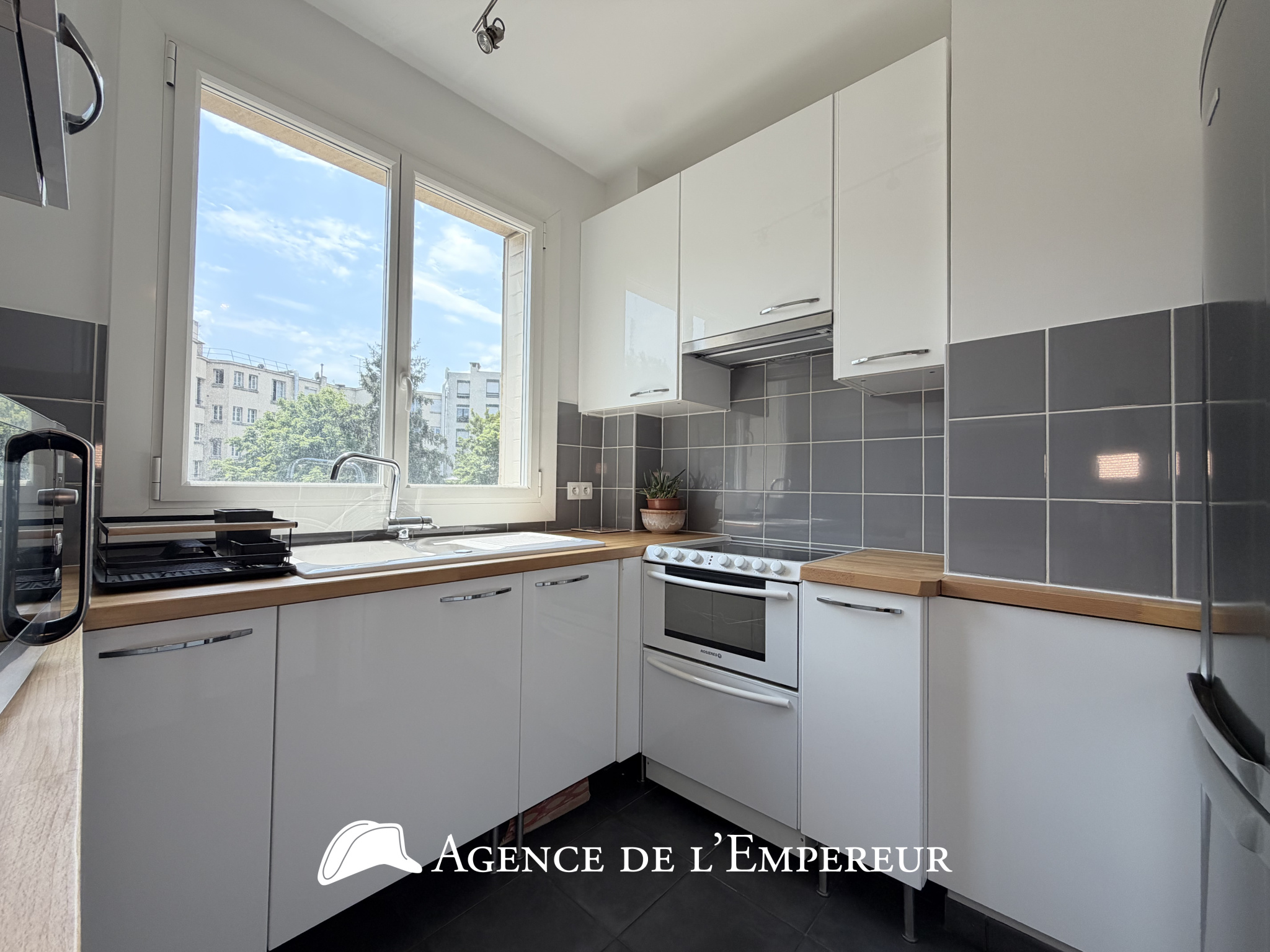 Studio meublé à deux pas du RER A
