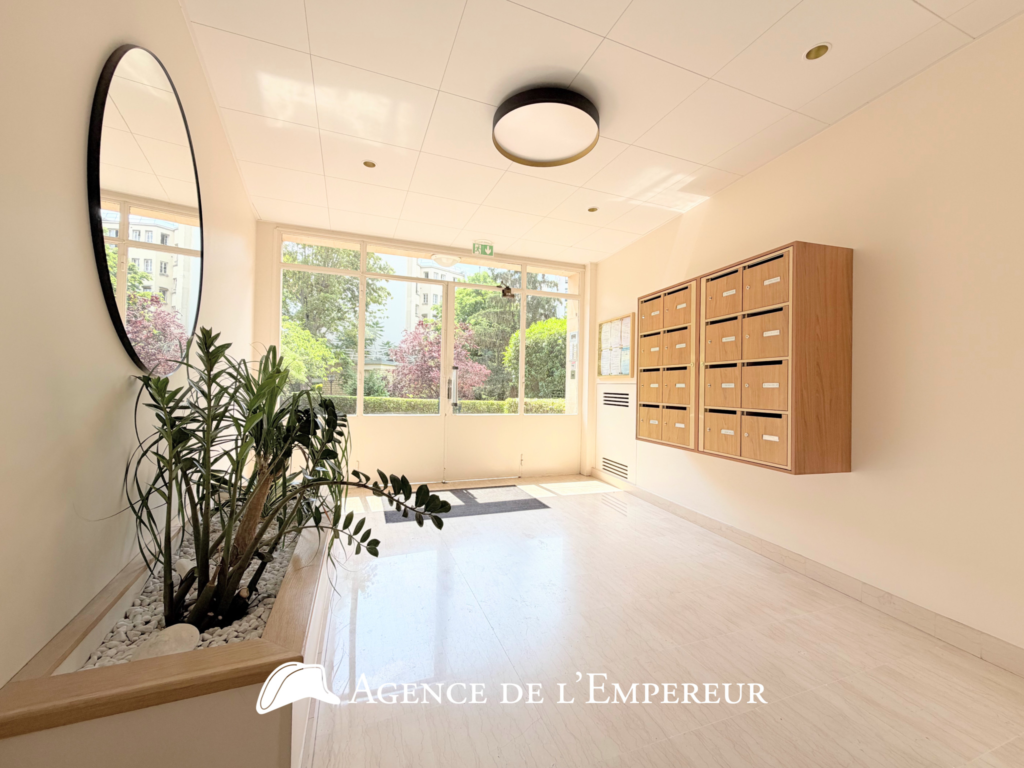 Studio meublé à deux pas du RER A