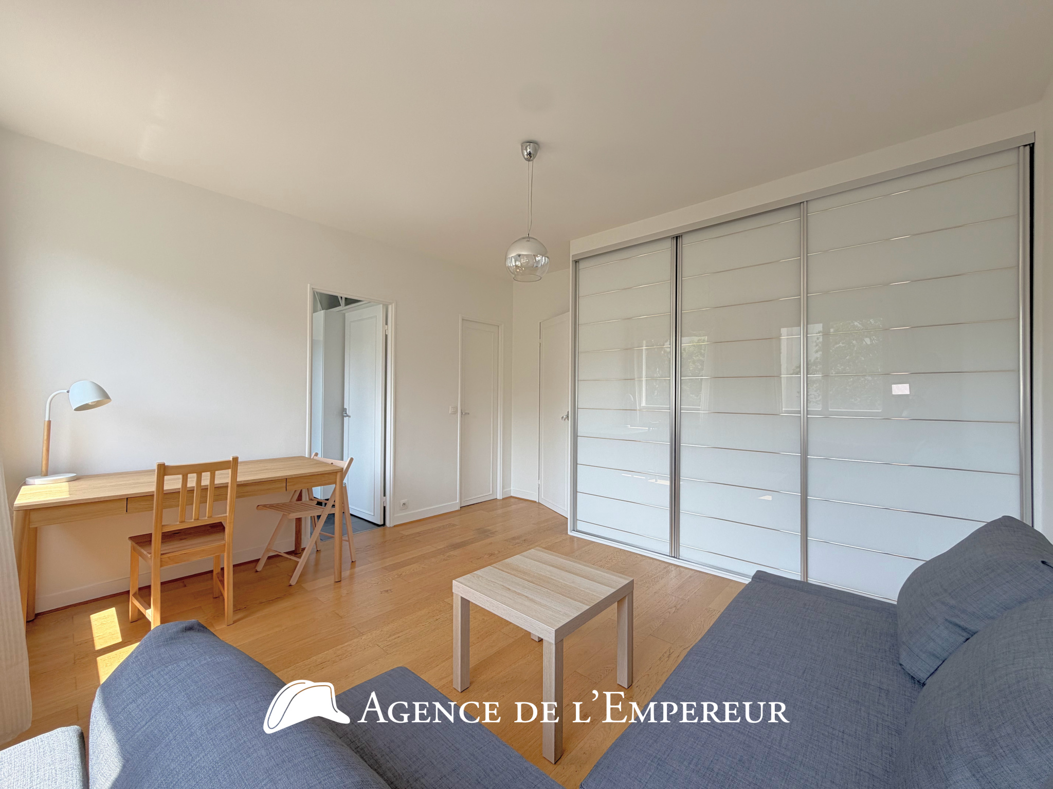 Studio meublé à deux pas du RER A