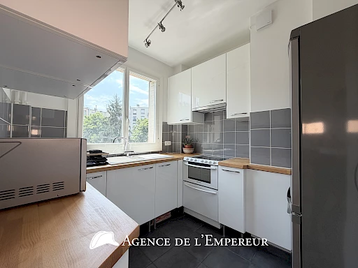 Studio meublé à deux pas du RER A