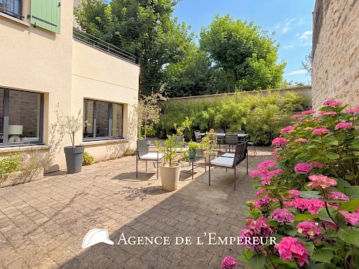Maison contemporaine avec 120 m2 d'espace extérieur privatif   Rueil cœur de ville