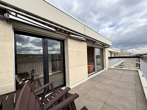 2 PIÈCES DERNIER ÉTAGE - BUZENVAL