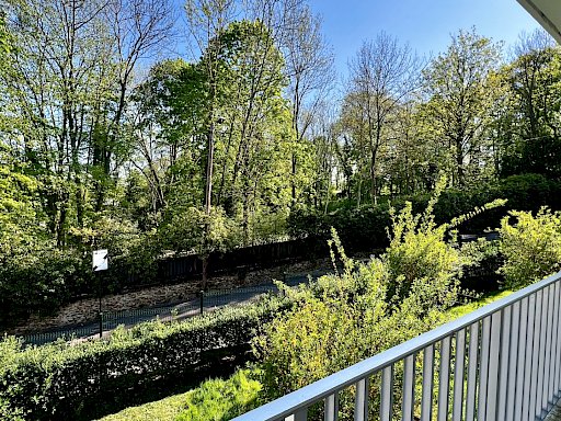 Grand appartement familial avec terrasse   Quartier de la Jonchère