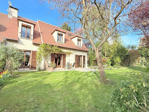 MAISON 8 PIECES - CUCUFA