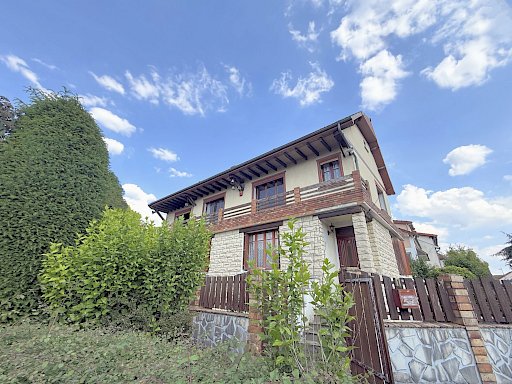 MAISON 8 PIÈCES - PLATEAU RUEIL