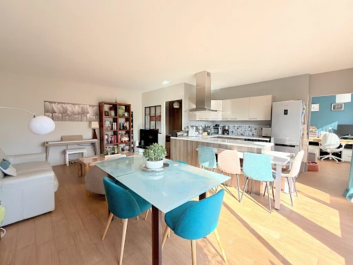 Appartement 4 pièces avec terrasse et box