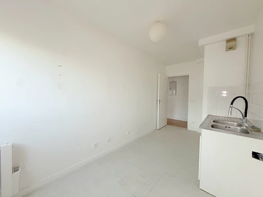 3 pièces avec parking, dernier étage, cœur de ville   DPE C