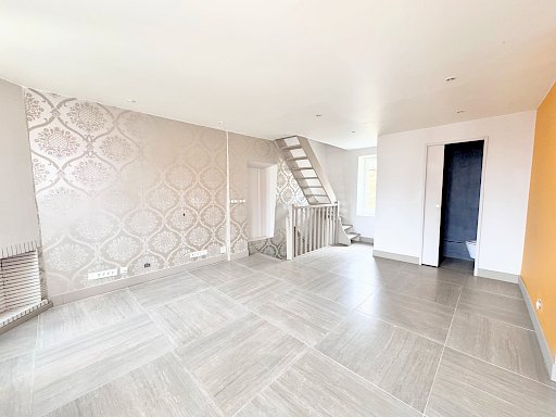 MAISON DE VILLE   2 CHAMBRES   CŒUR DE VILLE