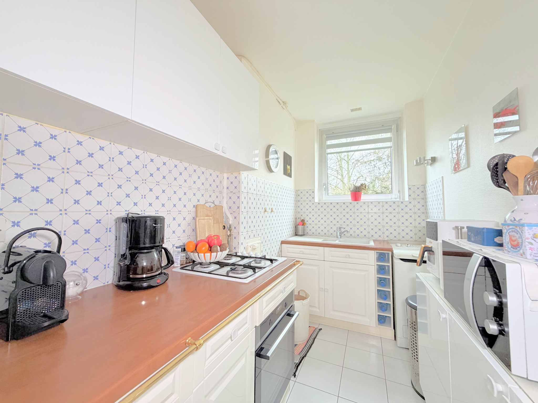 Grand 2 pièces traversant de 54 m2 et cave