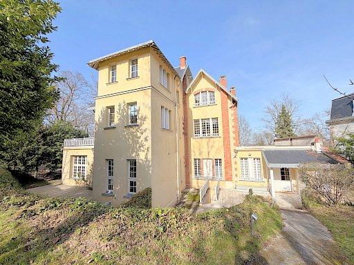 Demeure de 412 m2 habitables, parcelle de 3 000 m2   Parc de la Malmaison