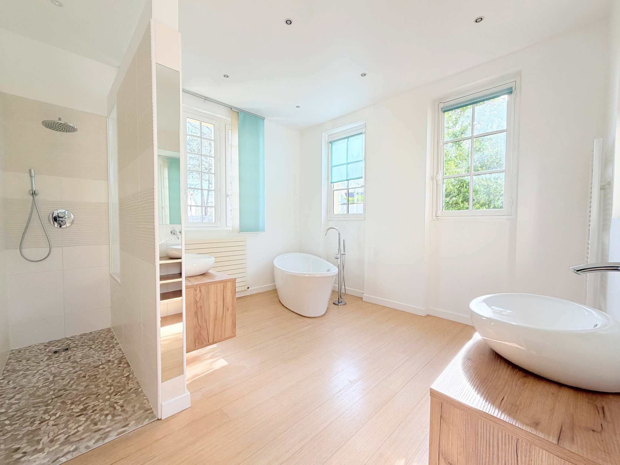 Demeure de 412 m2 habitables, parcelle de 3 000 m2   Parc de la Malmaison