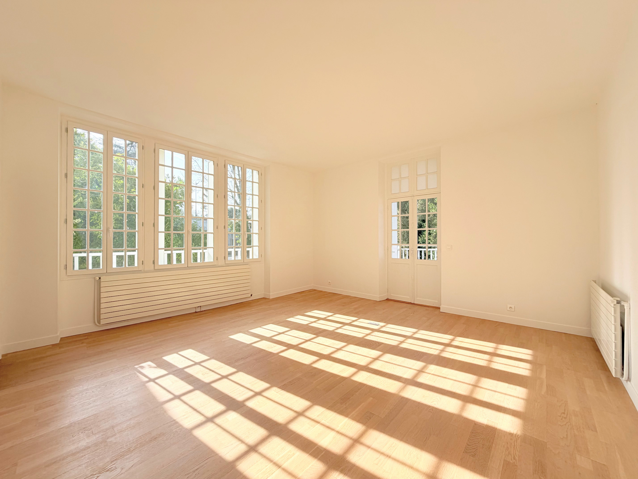 Demeure de 412 m2 habitables, parcelle de 3 000 m2   Parc de la Malmaison