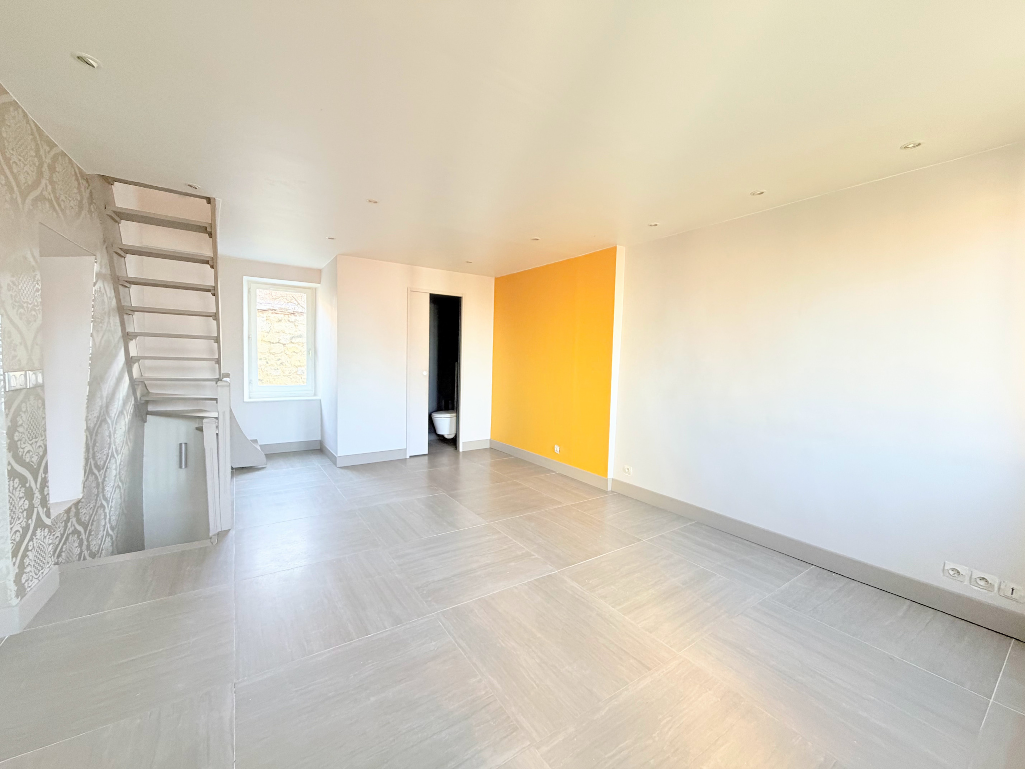 MAISON DE VILLE   2 CHAMBRES   CŒUR DE VILLE