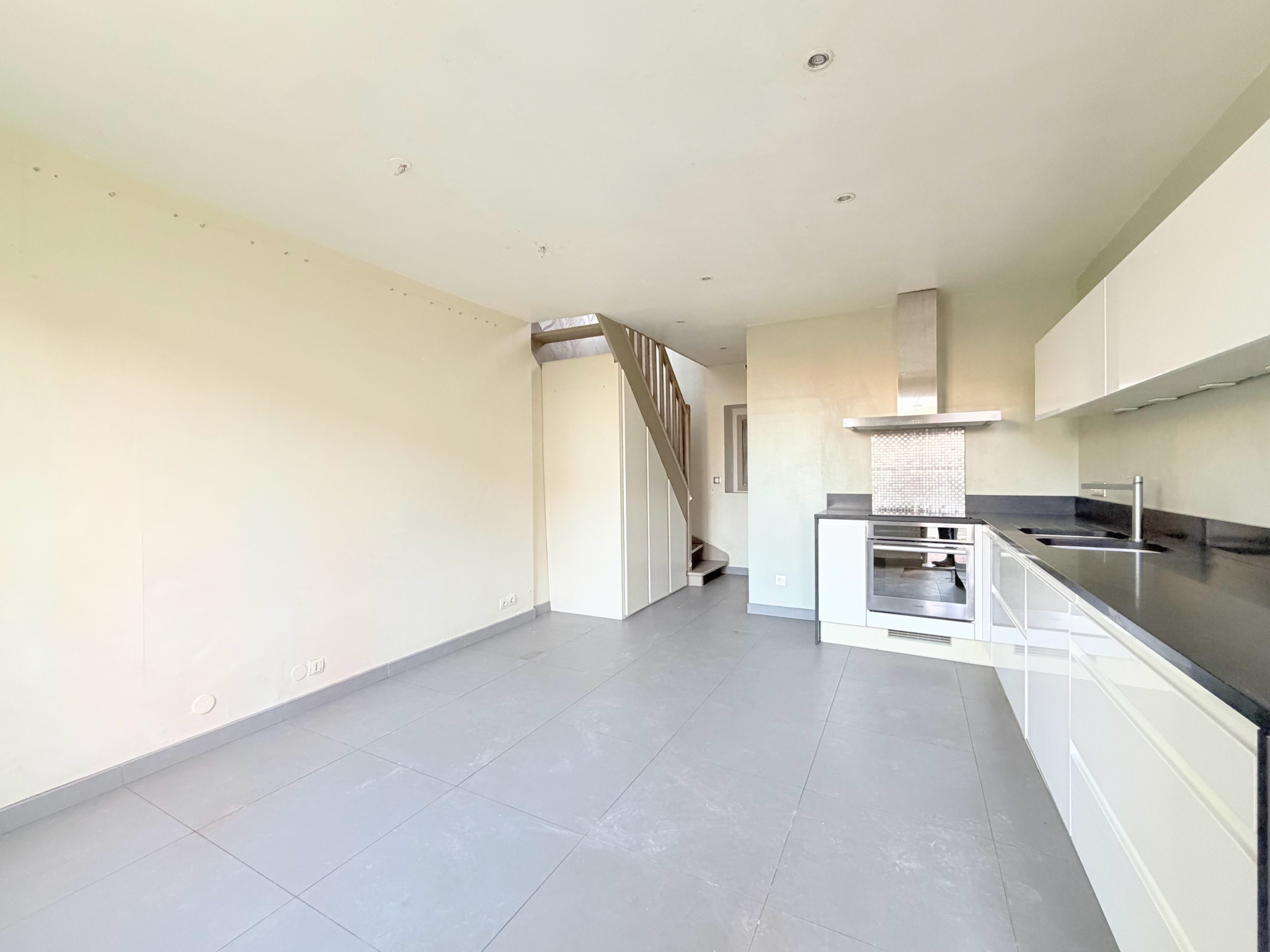 MAISON DE VILLE   2 CHAMBRES   CŒUR DE VILLE