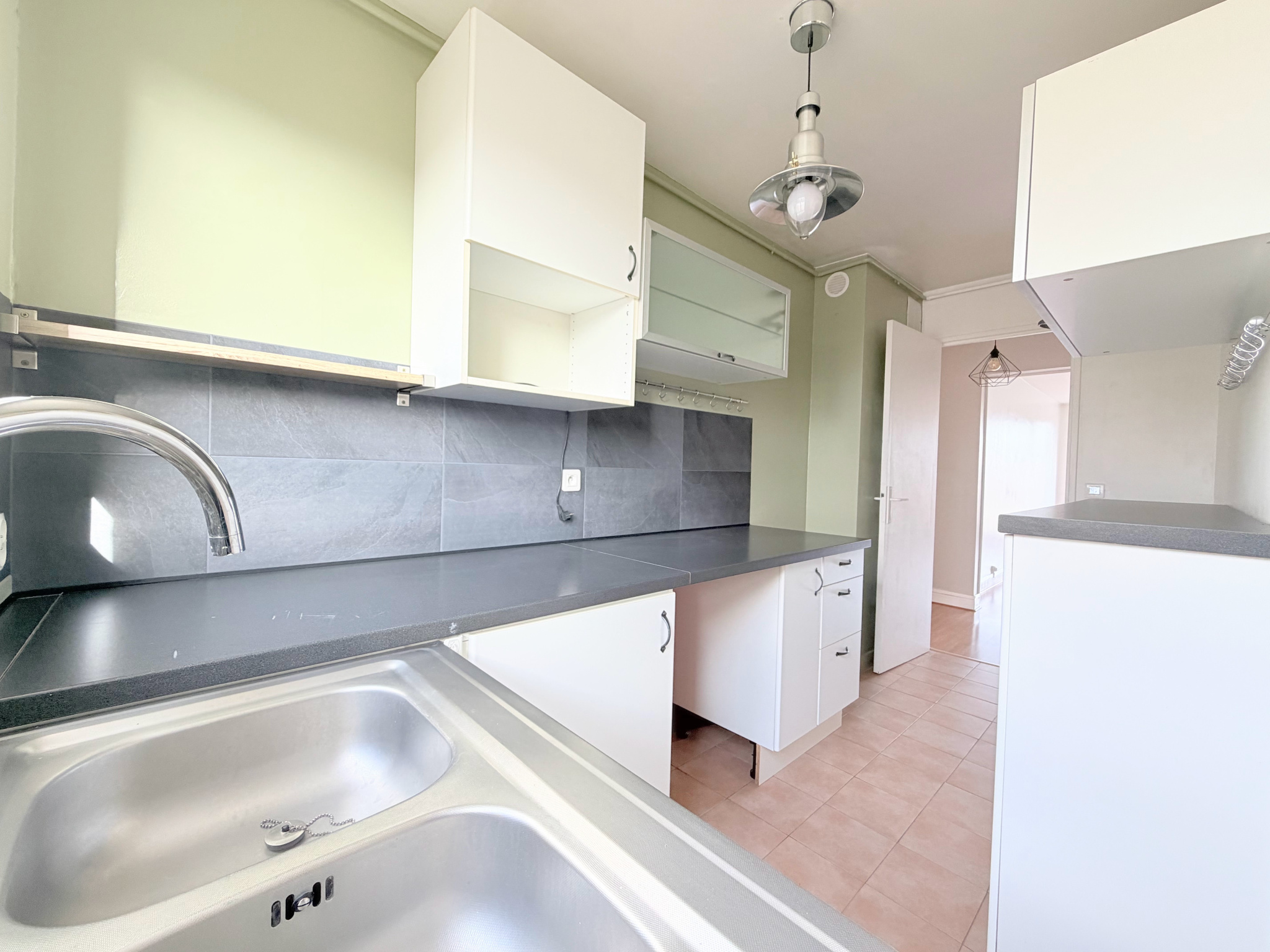 Lumineux 3 pièces - 63 m2 - 3e et dernier étage - Cave et parking