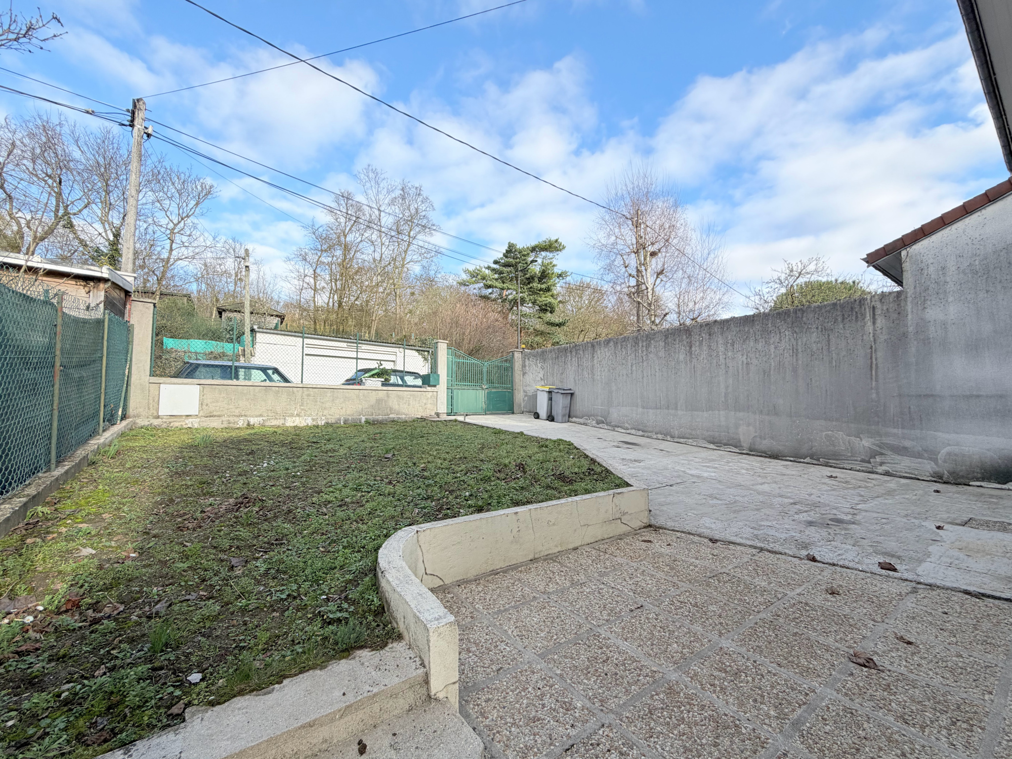 Maison limite Suresnes   Parcelle 367 m2