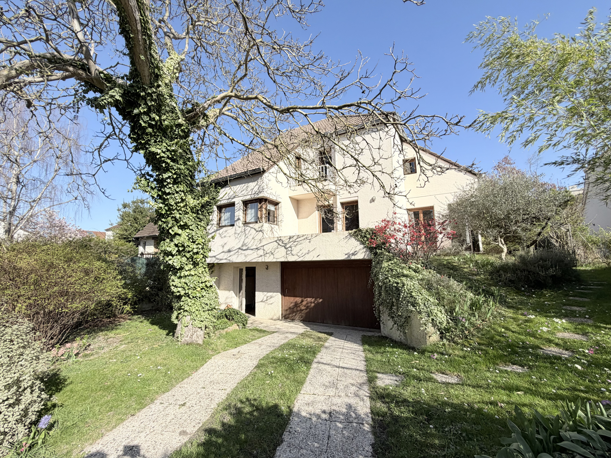 Maison 175 m2 - Parcelle 584 m2 - 6 chambres - Châtaigneraie/Richelieu