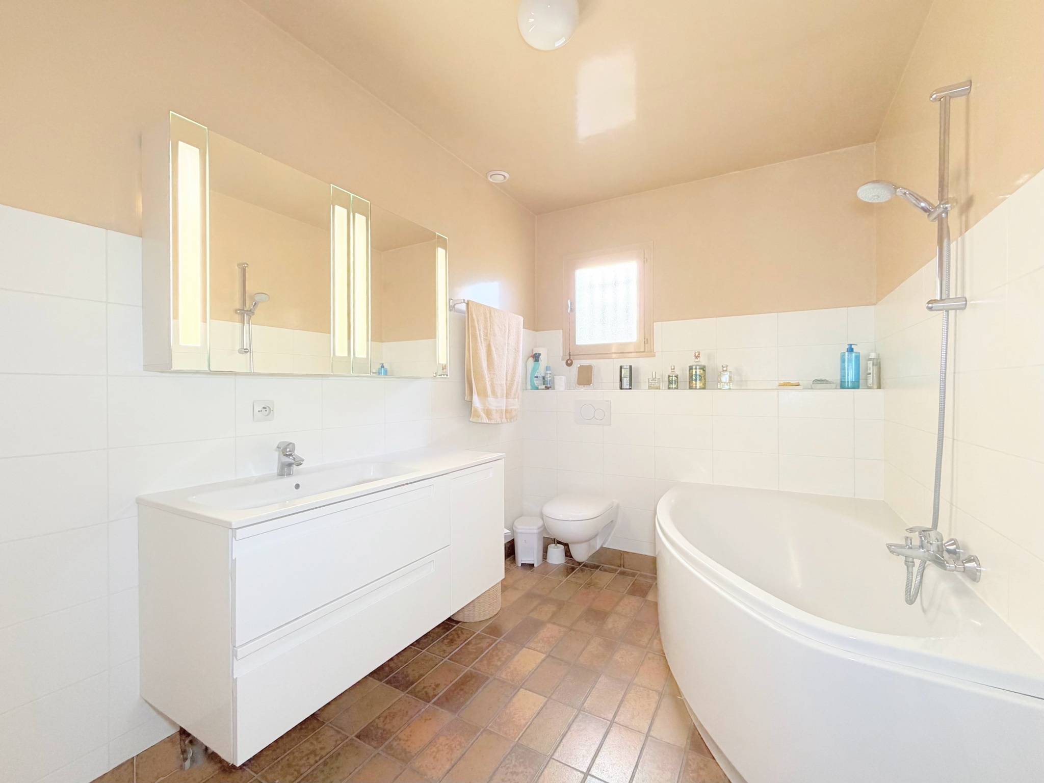 Maison 175 m2 - Parcelle 584 m2 - 6 chambres - Châtaigneraie/Richelieu