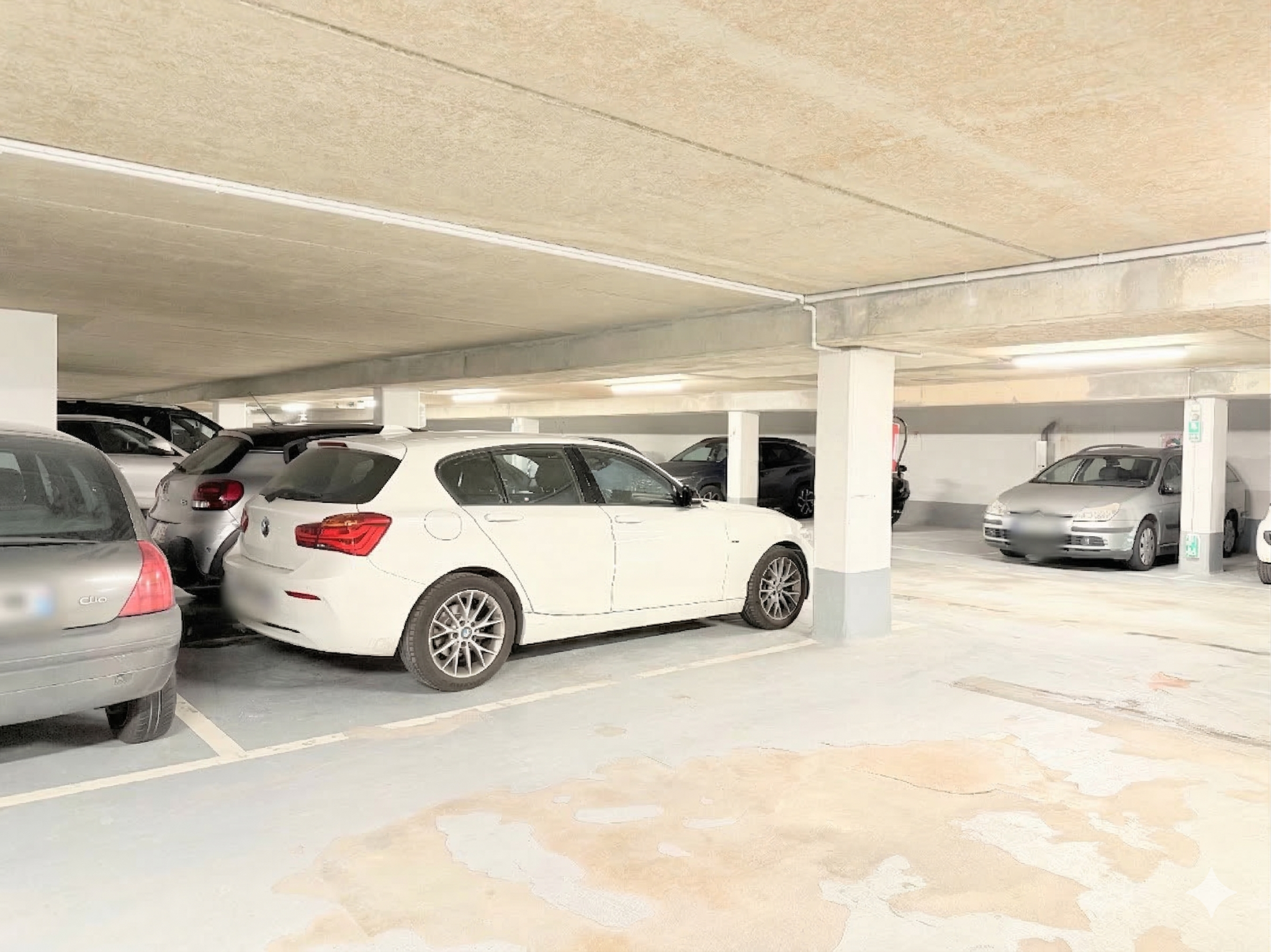 Parking souterrain à quelques pas de la rue du Château   Centre-ville de Rueil