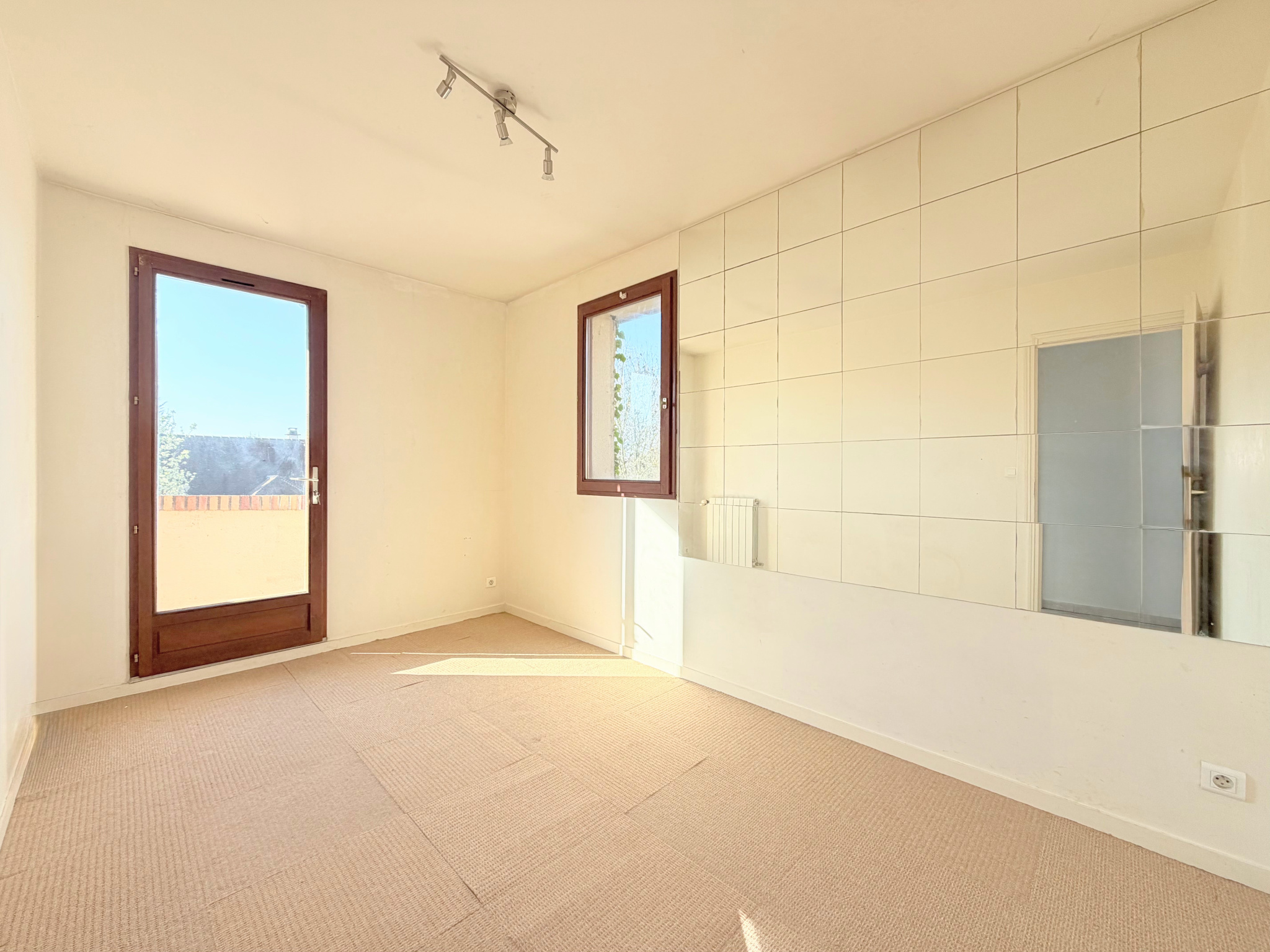 MAISON 7 PIÈCES BUZENVAL