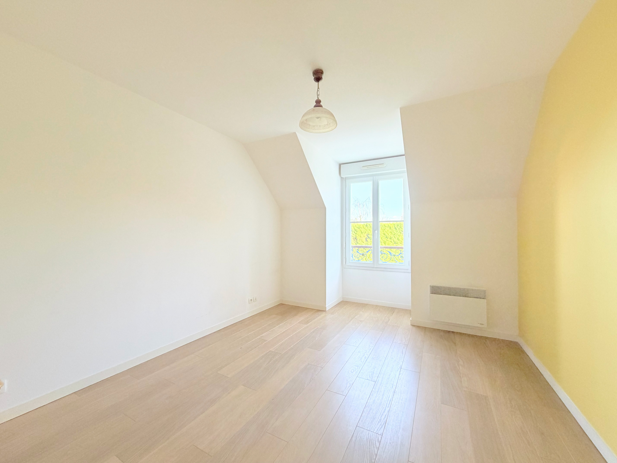 Maison Buzenval   DPE C, 4 chambres, jardin, garage et sous-sol