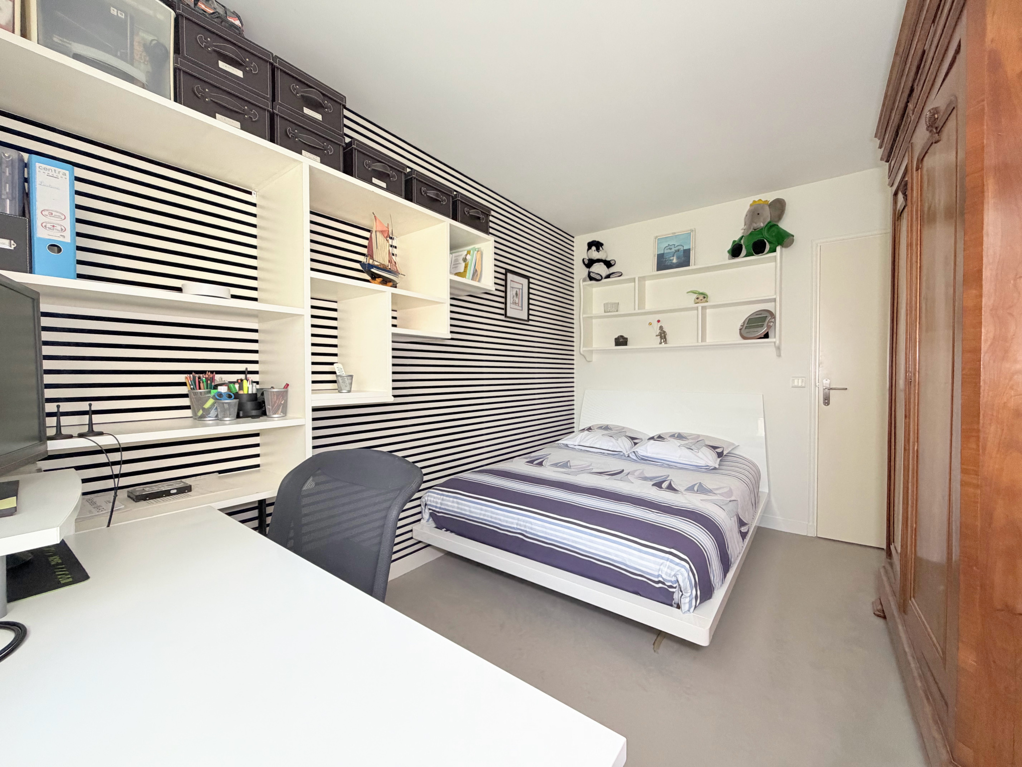 4 pièces traversant, jardin 26 m2 , DPE C, cave et parking