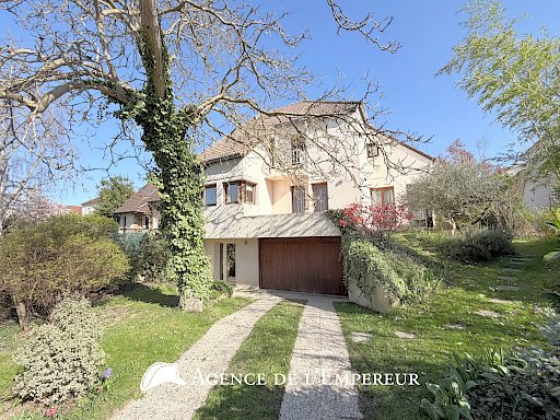 Maison 175 m2 - Parcelle 584 m2 - 6 chambres - Châtaigneraie/Richelieu