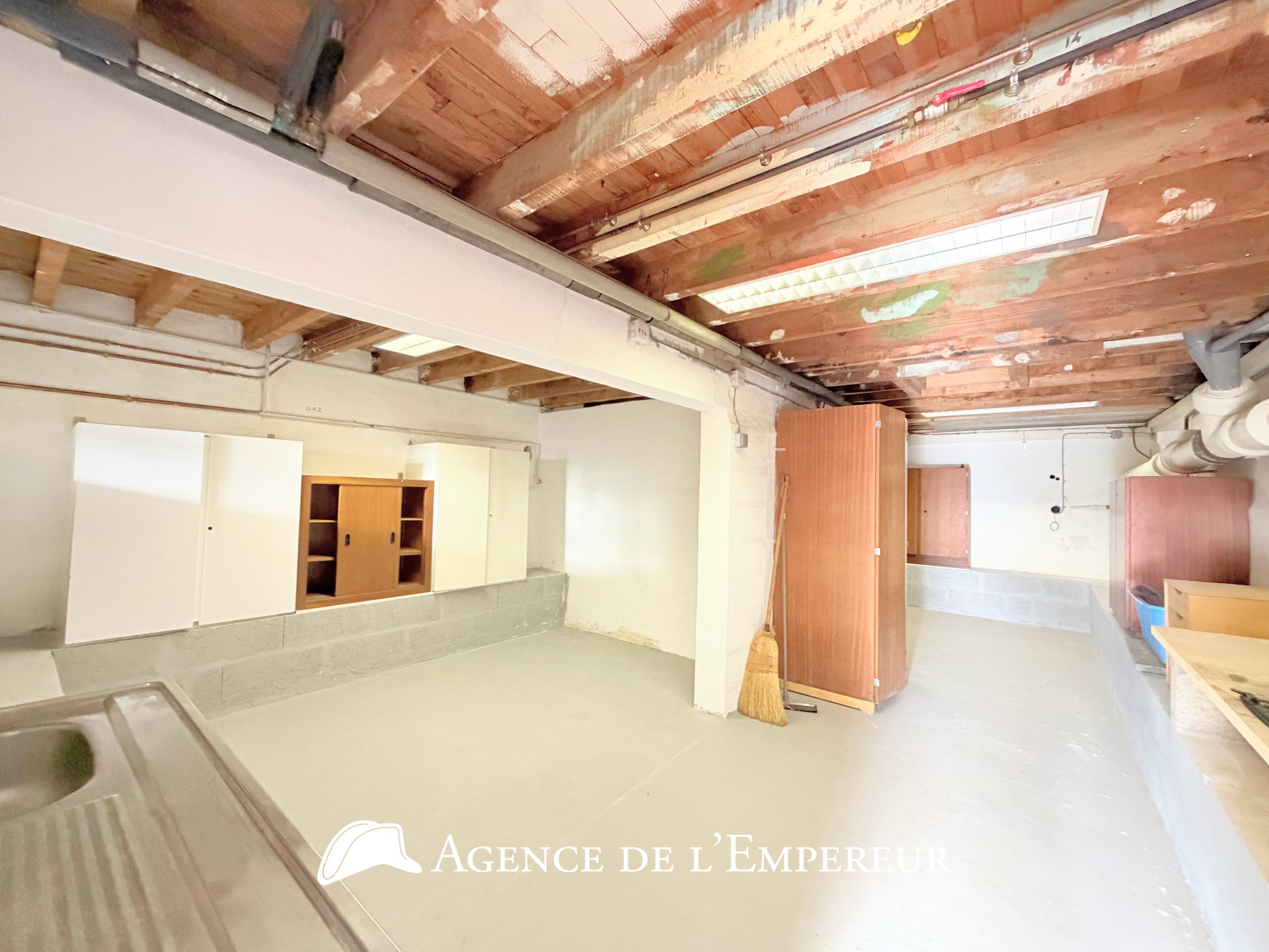 Maison limite Suresnes   Parcelle 367 m2