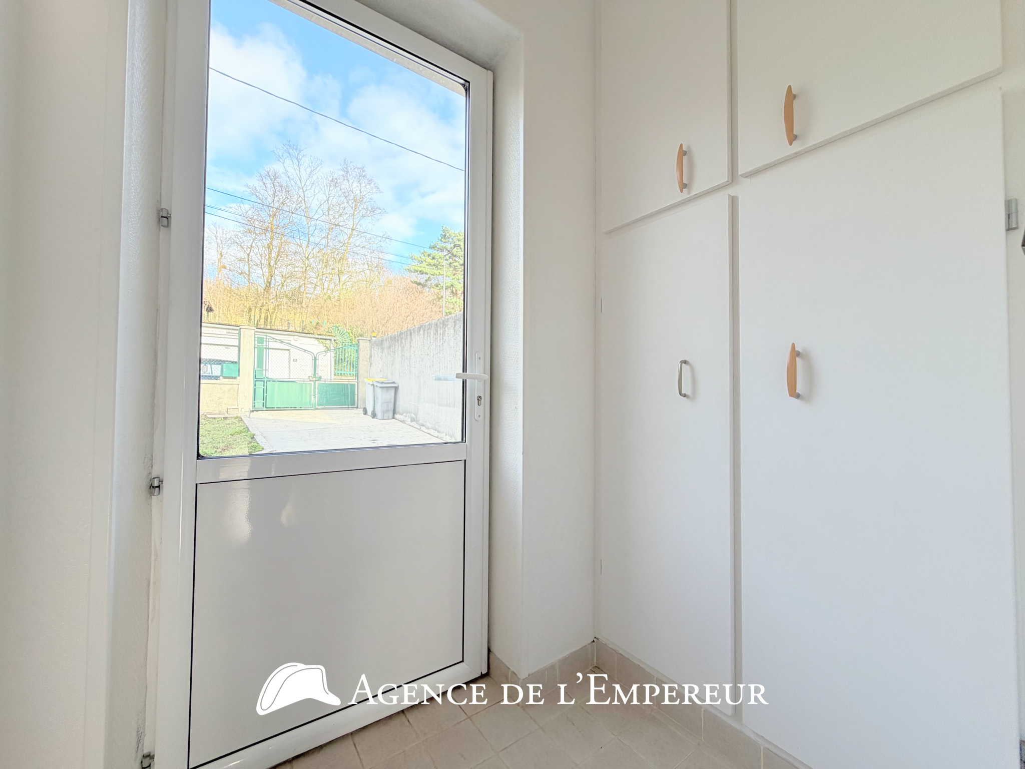 Maison limite Suresnes   Parcelle 367 m2