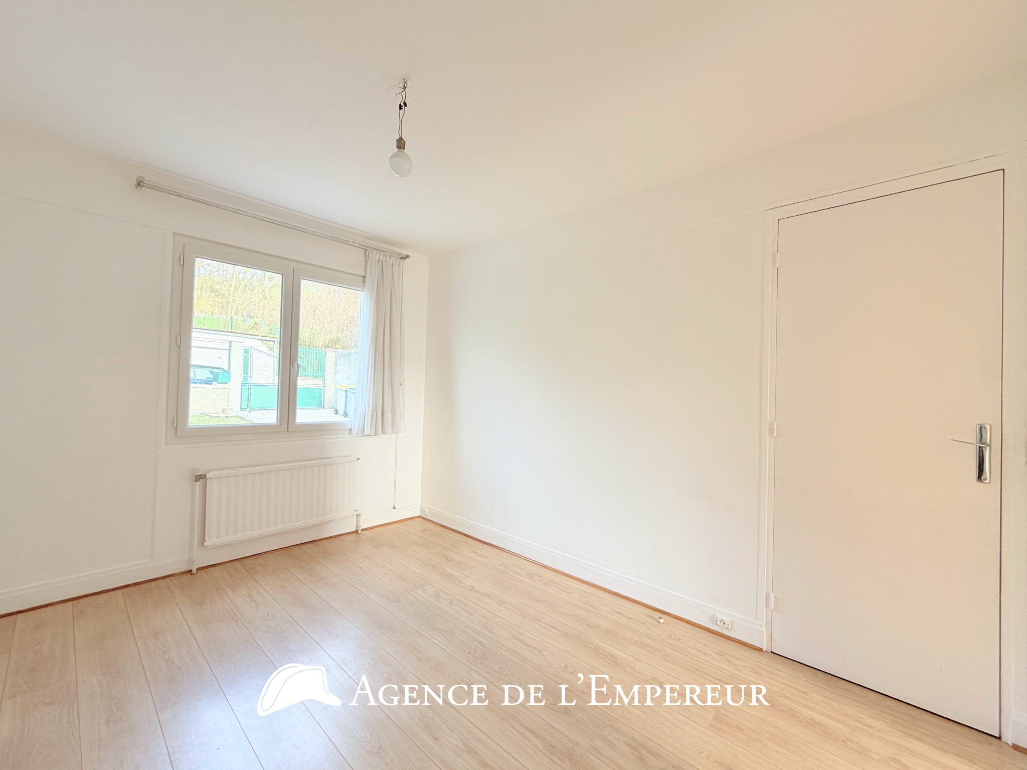 Maison limite Suresnes   Parcelle 367 m2